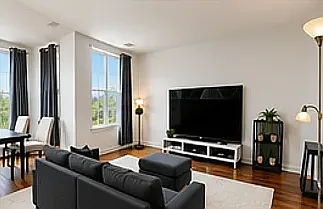 5 bed, 2.5 bath, 2100 sqft, $4,300 — Photo 4