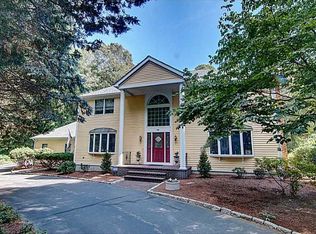 10 Green Hill Way, Warwick, RI 02818
