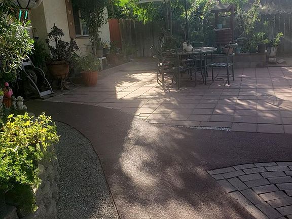 3rd image of 2988 E Carmen Ave