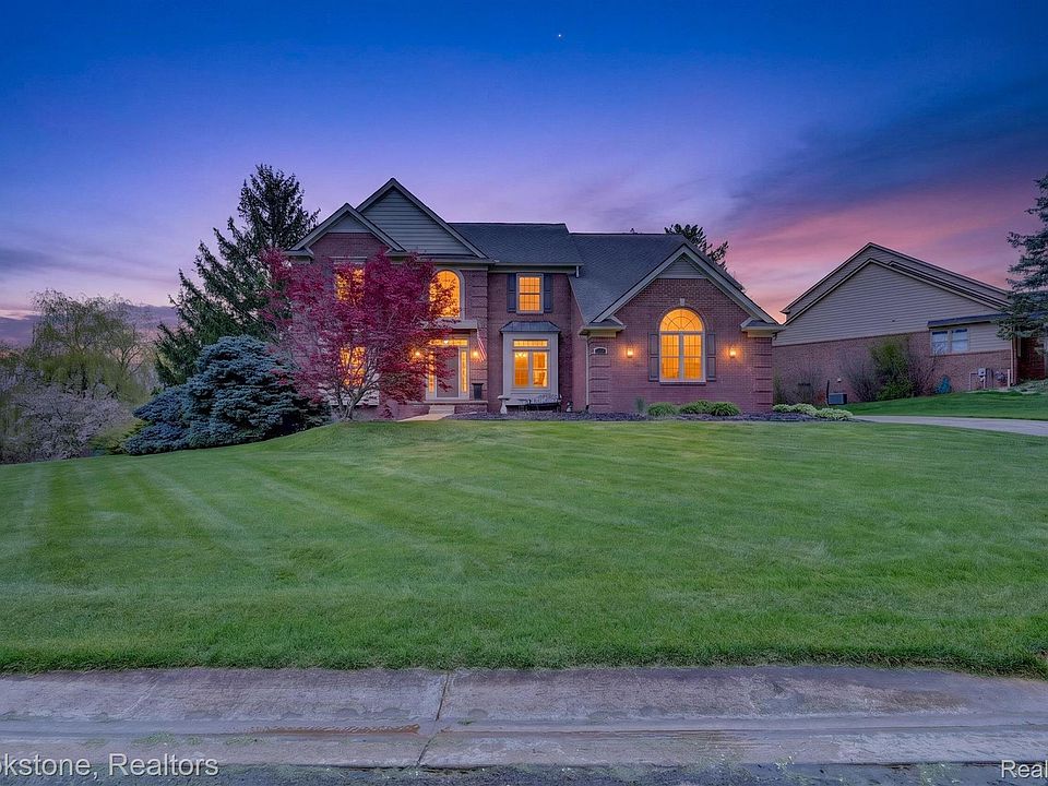 1st image of 4054 Calumet Dr