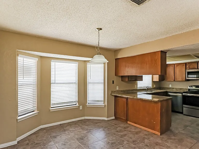 2206 Brim Ct — Photo 7