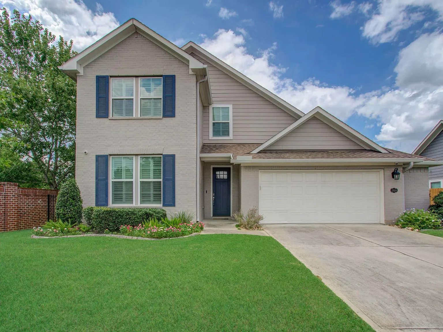 4 bed, 3.0 bath, 2123 sqft, $2,900 — Photo 1