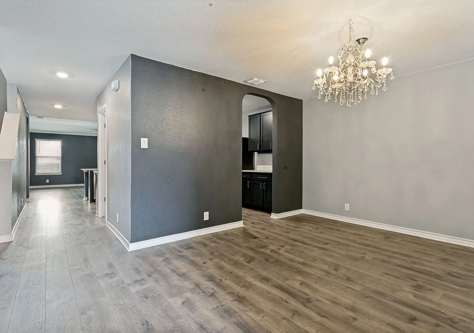Beautiful 5-Bedroom Home In Valley Ranch — Photo 4