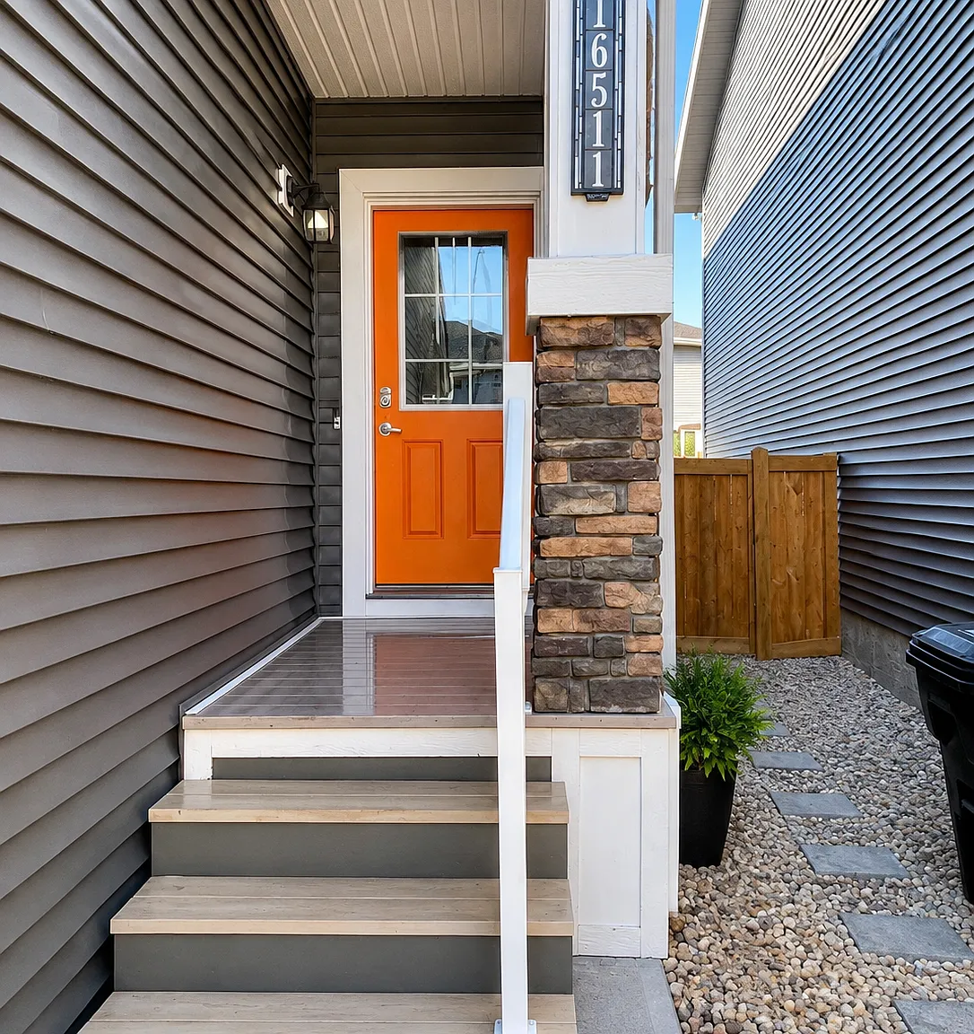 Spacious 4 Bedroom | 4 Bathroom Family Home with Finished Basement — Photo 2