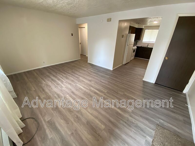 1st image of 193 E Starcrest Dr