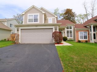 1300 Kensington Dr, Mundelein, IL
