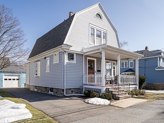 3rd image of 82 Oak St