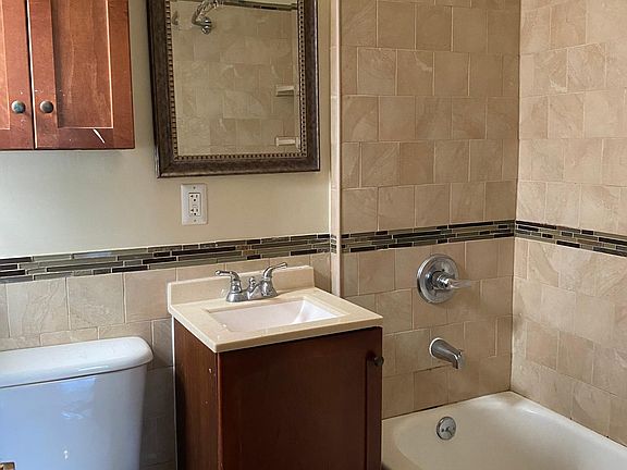 4th image of 256 Calhoun Ave #1