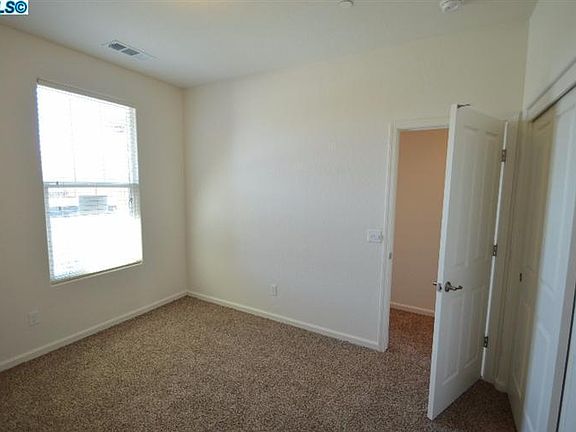 5th image of 2151 N Marcin Street