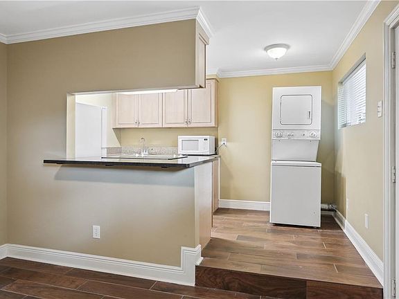 5th image of 718 Frenchmen St APT 4