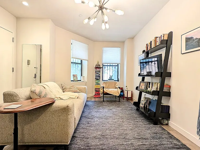 576 Washington Ave #1A — Photo 2