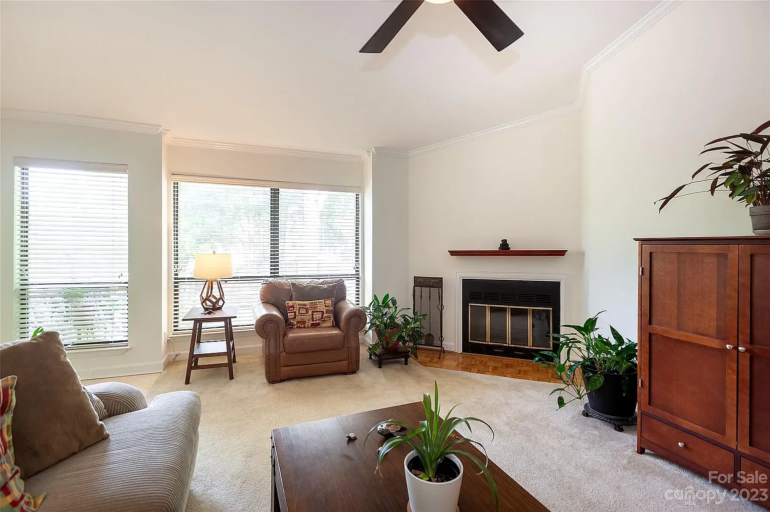 2 bed, 964 sqft, $1,950 — Photo 3
