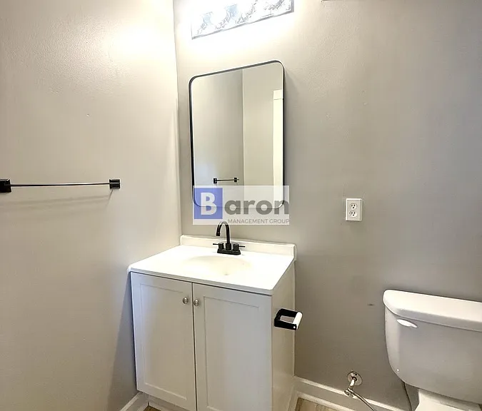 47 Ash St #3 — Photo 8