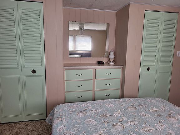 2nd image of 286 Lake Dr