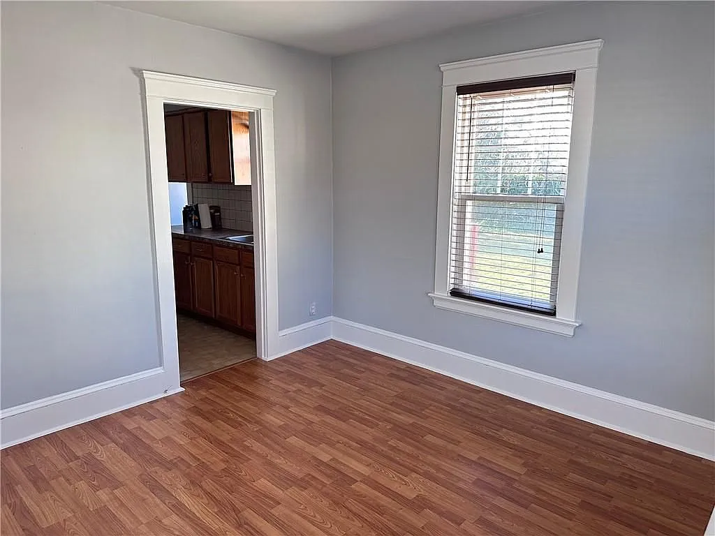 4 bed, 2.0 bath, 1212 sqft, $2,000 — Photo 3
