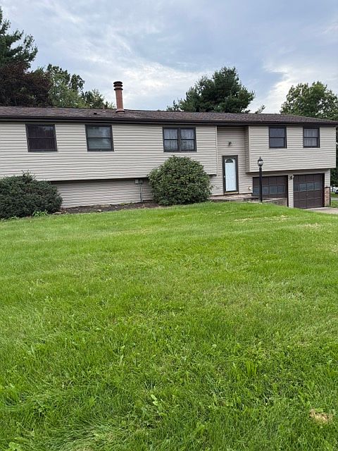 1st image of 402 Woodcock Dr