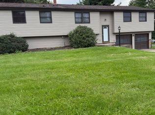 402 Woodcock Dr, Cranberry Township, PA 16066