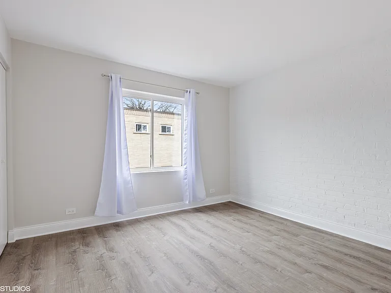 158 Green Bay Rd — Photo 13