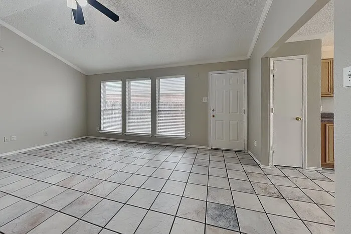 5612 Northfield Dr — Photo 3