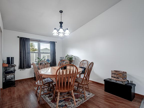 5th image of 1412 Essex Dr