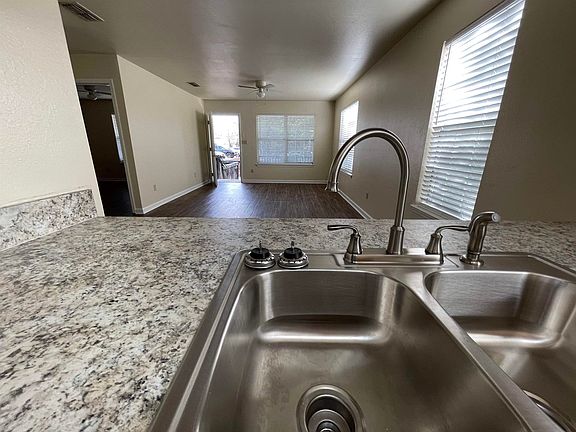 4th image of 2719 W Tharpe St APT 38