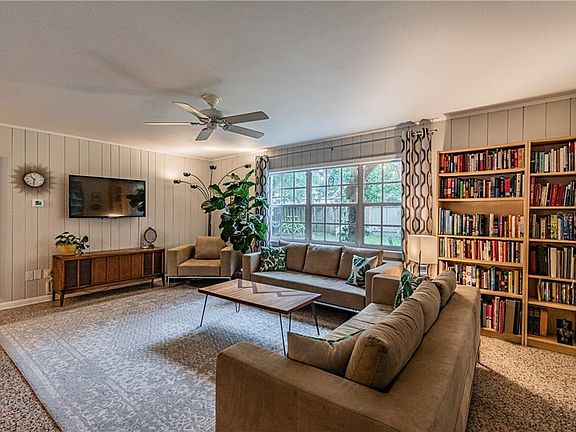 3rd image of 340 Fern Cliff Ave