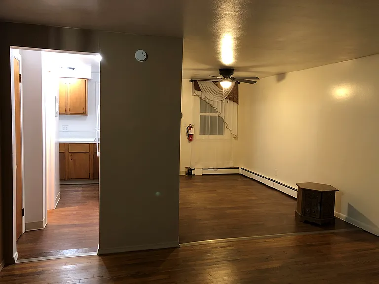 Belleview Townhouses and Apartments — Photo 12