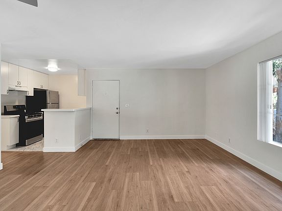 4th image of 509 Pacific St #101