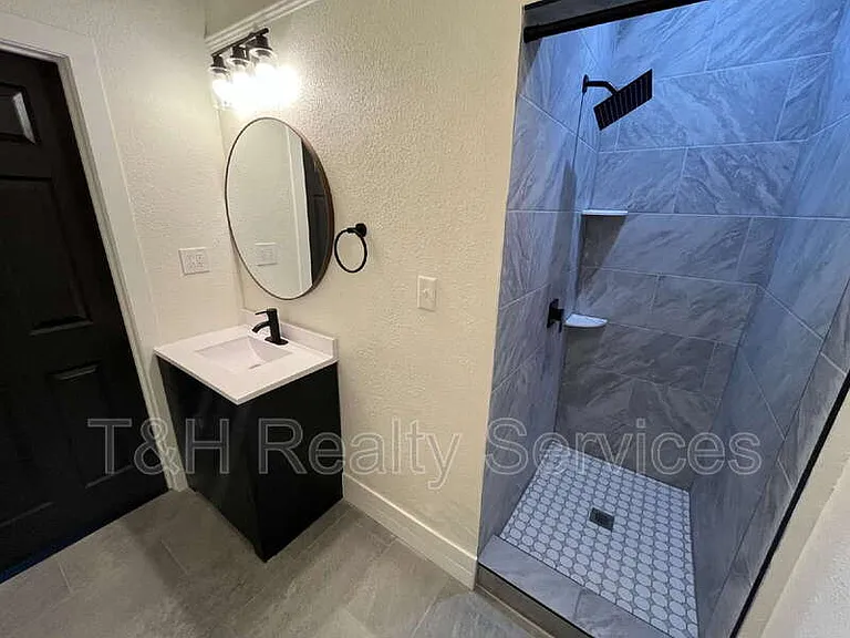 1146 Olive St — Photo 21