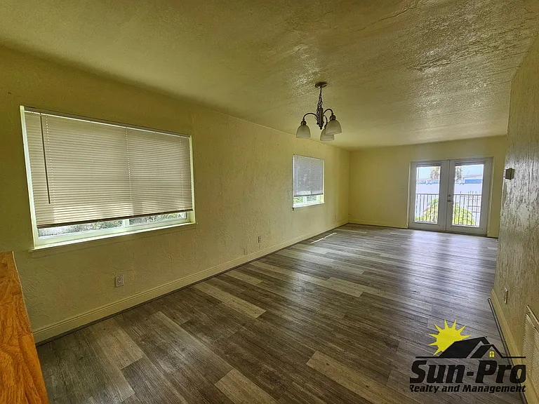 900 S Peninsula Dr — Photo 6