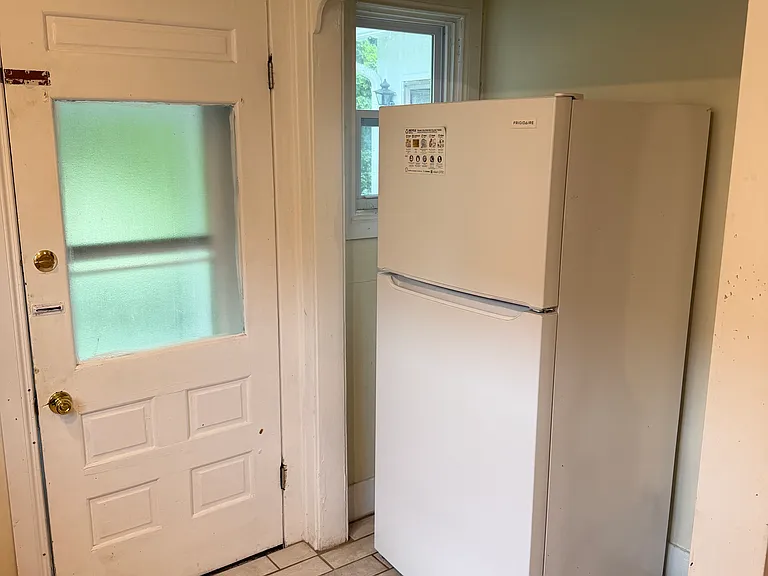 2500 S Saginaw St #1 — Photo 14