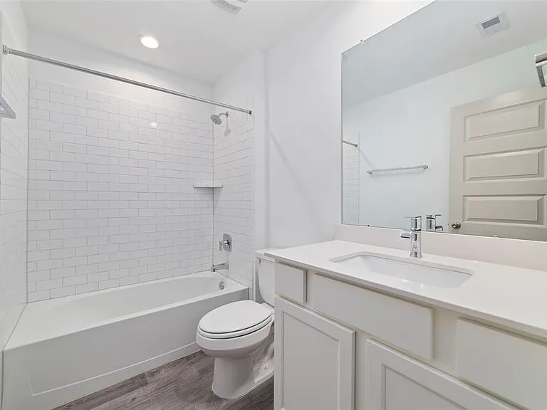7207 Sunbreeze Ln — Photo 16