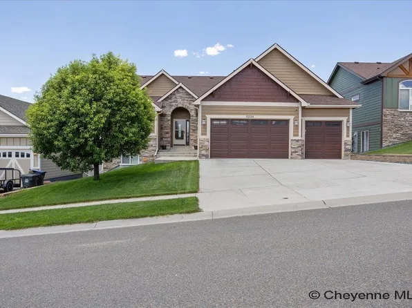 5254 Shadow Rock Dr, Cheyenne, WY 82009