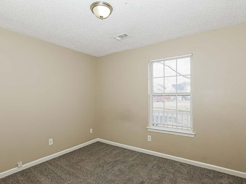 1st image of 3009 Meadow Glen Pass