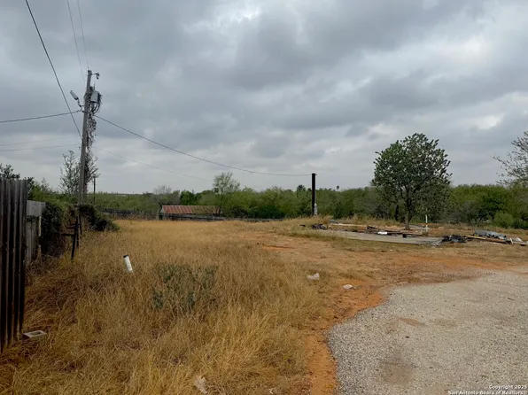 103 oleander LOT 7, Cotulla, TX 78014