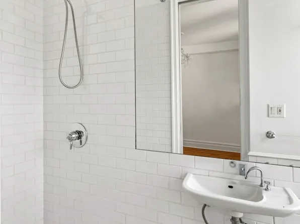 885 West End Avenue image 12 of 14