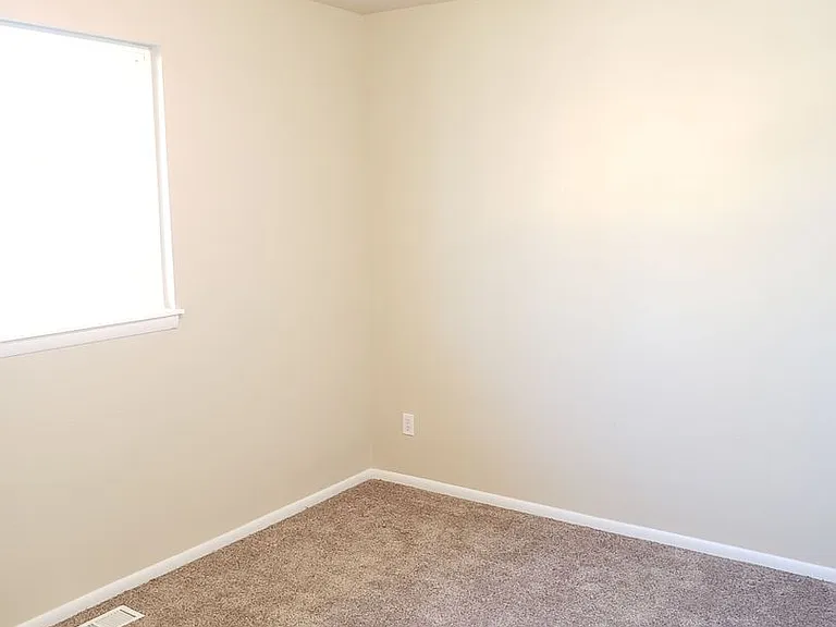 966 W Center St — Photo 11