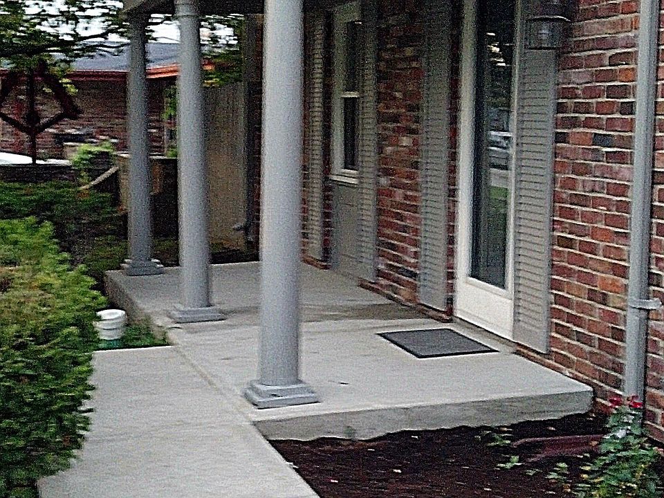 Covered Porch!