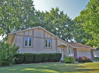 76 E Circle Dr, Streator, IL 61364