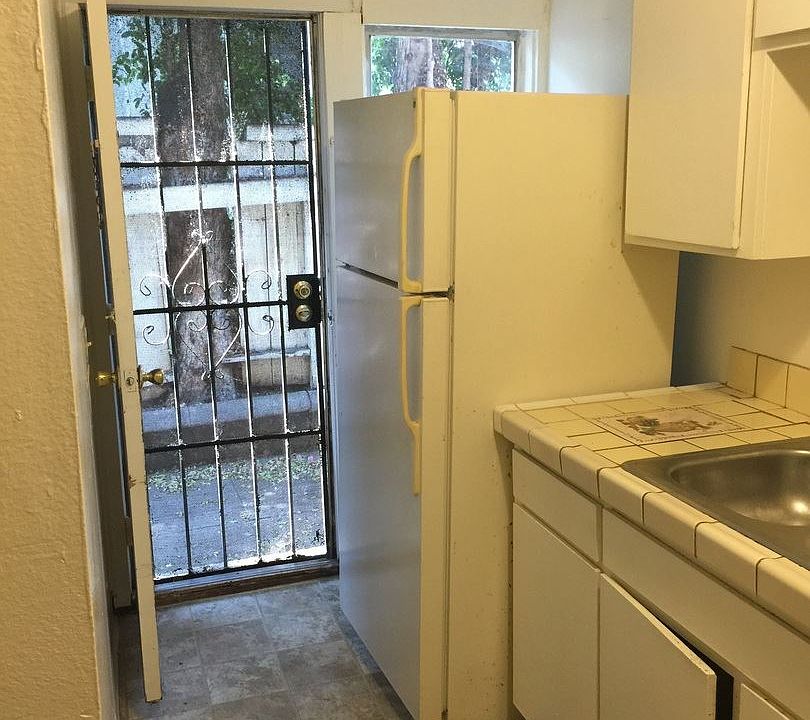2nd image of 542 Sicard St