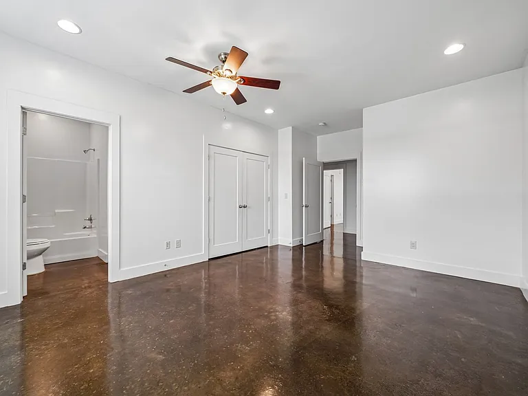 Beverly Townhomes — Photo 28