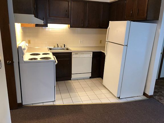 5th image of 182 Robert Dr APT A