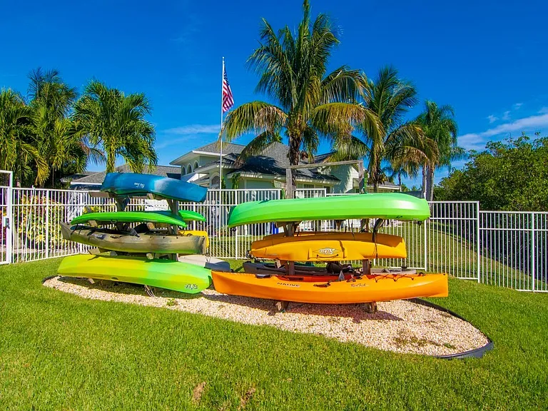 1860 Robalo Dr #203A — Photo 32