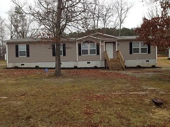 95 Davie Woods Dr, Roanoke Rapids, NC 27870
