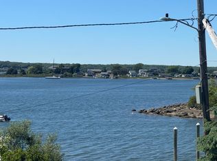 16 Robertson Rd, Narragansett, RI 02882