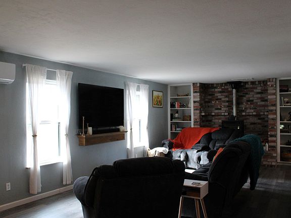 5th image of 21890 Phoenix Lake Rd