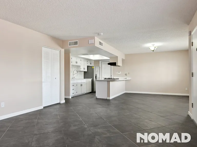 2312 W Catalina Ave — Photo 6