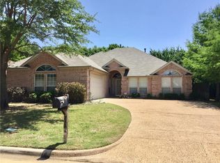2306 S Branch Dr, Arlington, TX 76001