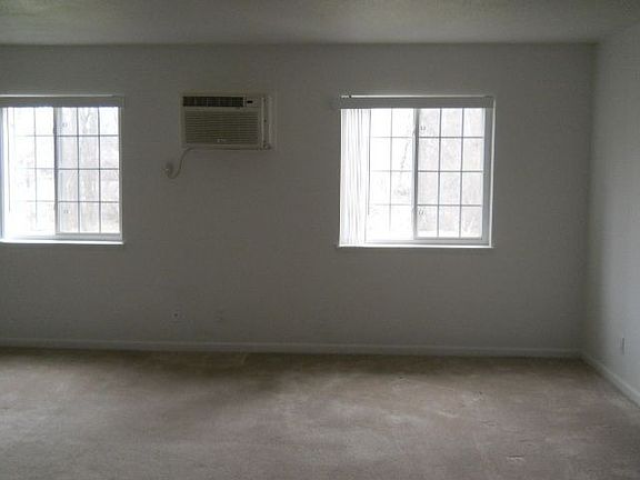 5th image of 207 Marlboro Ct