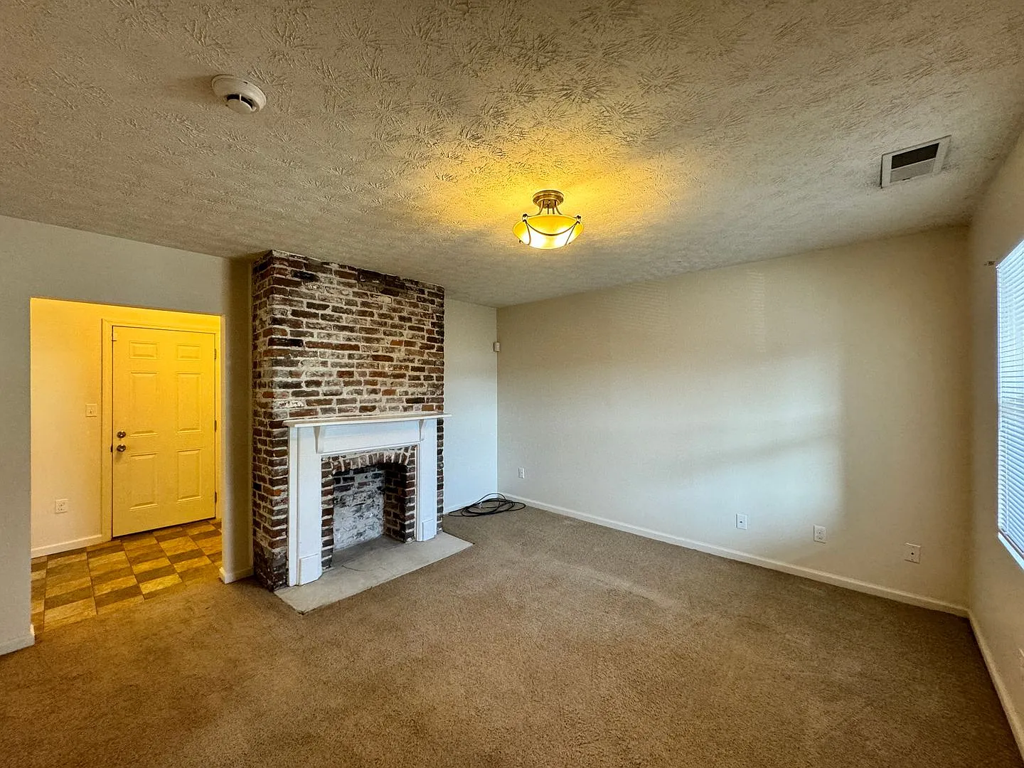 Quaint One Bedroom in Frankfort — Photo 2